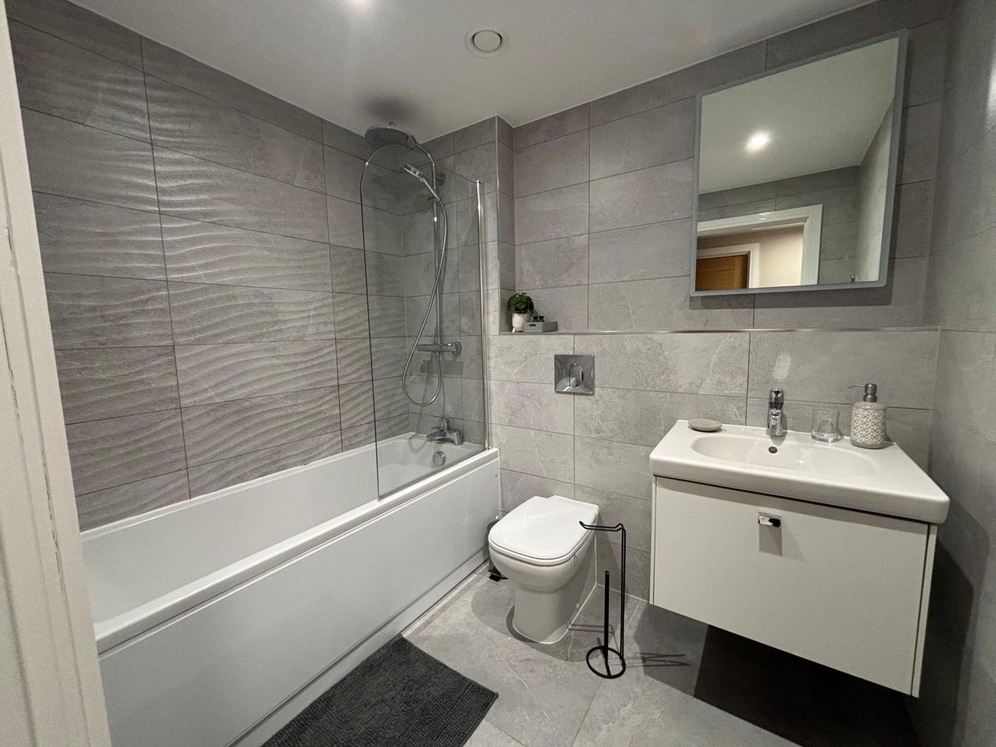 Modern Apartment - Bhx Nec - Free Secure Gated Parking Solihull Exterior photo